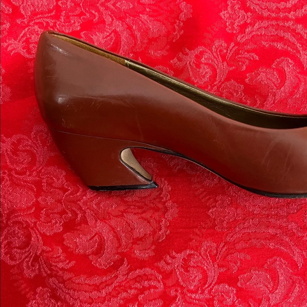 Vintage Paloma Oxblood Leather Pumps Made in Italy Women's 6B Sculptural Heel